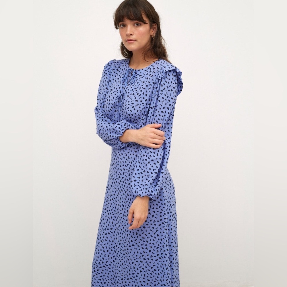 NWOT Nobody’s Child Lila Midi Dress Blue Black Fruit Motif Size 2 - Picture 3 of 7